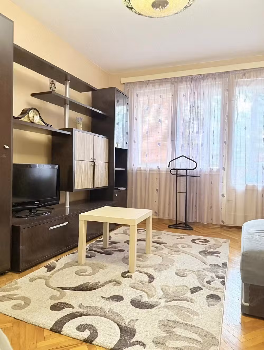 Proprietar vand ap. 3 camere in cartierul Pajura Metrou Jiului