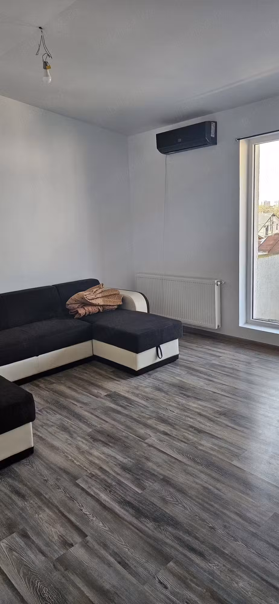 Apartament -3 camere -decomandat-Zona Rahova - 84500 euro