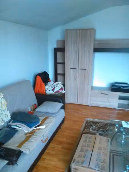 Inchiriere apartament 3 camere vila curte
