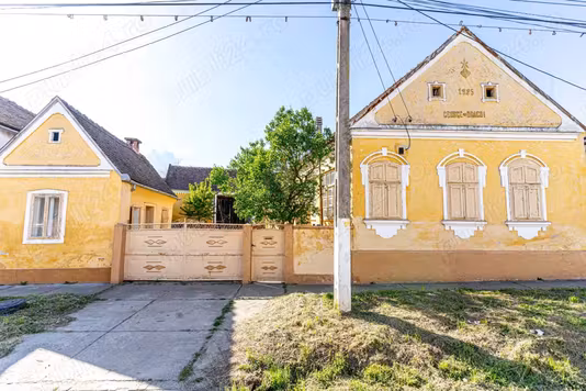 Casă Chesint