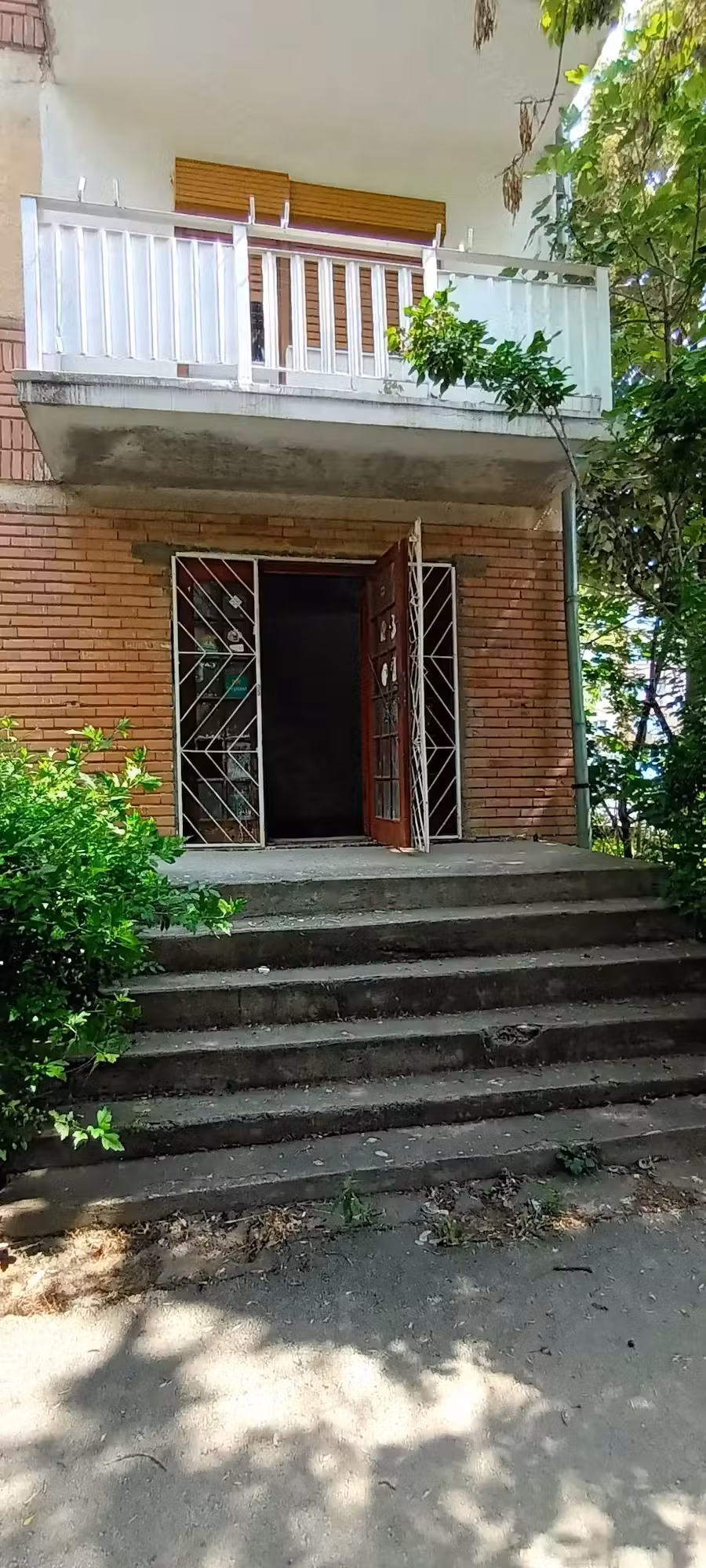 Apartament spatiu comercial parter