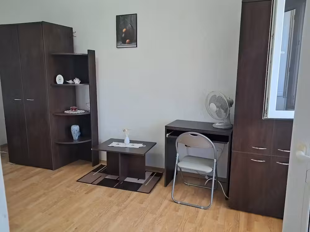 Garsonieră confort 1 de vânzare în zona Confecții