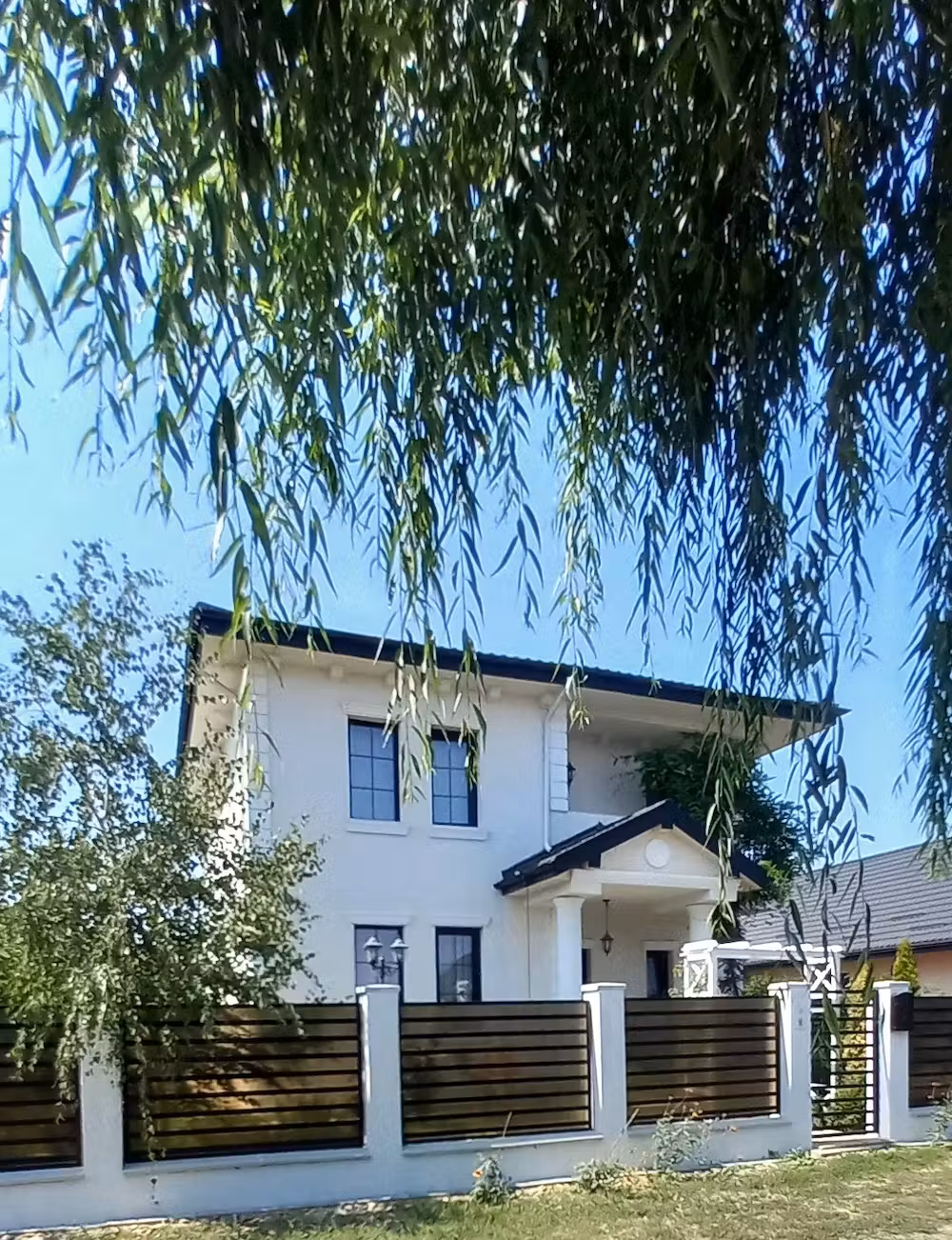 Casa de vânzare, cu particularitati deosebite, în zona Miroslava