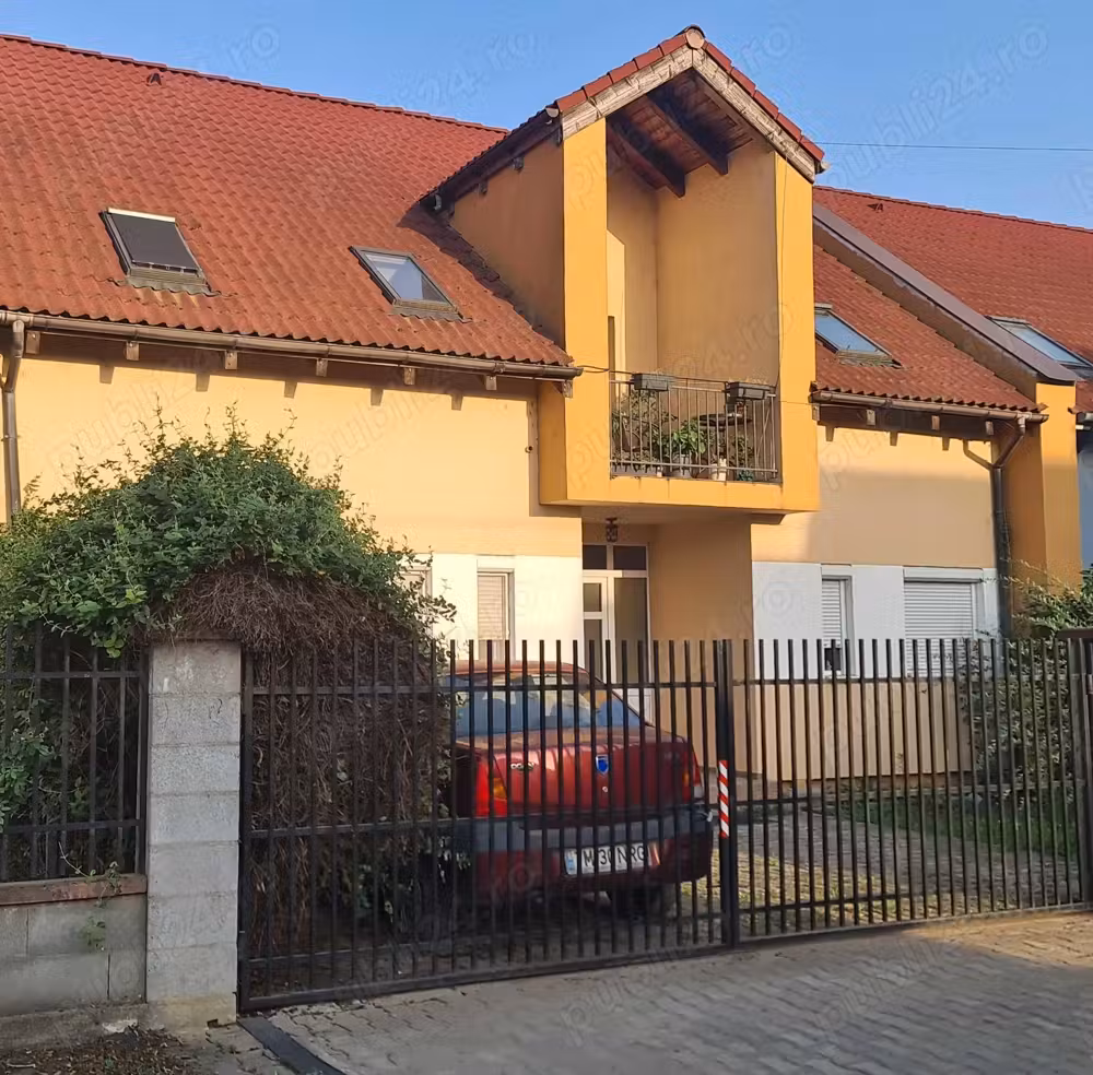 Triplex cu acces din 2 fronturi,parter,mansardă înaltă+pod,175mp,teren 300mp