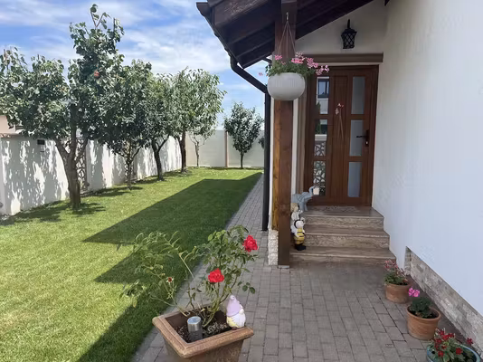Casă În vatra satului