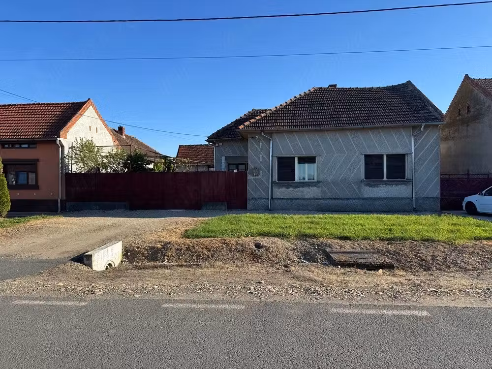 Casă centrală Boldur   291 mp, Terasă 40 mp, Utilități, Teren 2929 mp