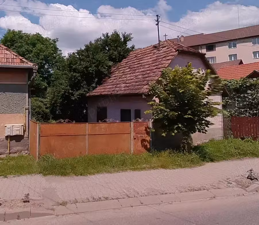 Sovata oras, strada Principala, casa de caramida si teren 600 mp
