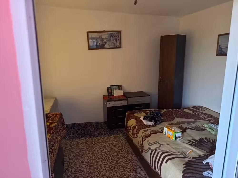 vand casa sat valea nucariolor
