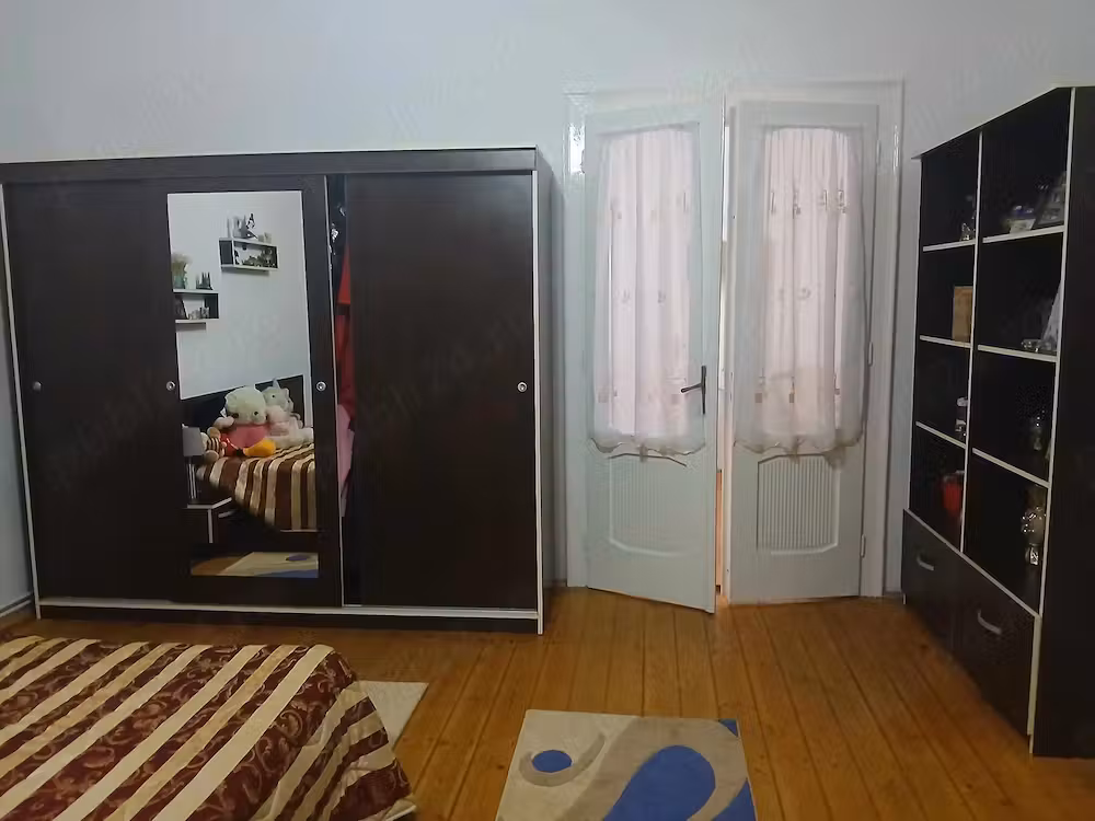 Vand  casa in localitatea Bulgarus, jud, Timis. Suprafata constructii 420mp.