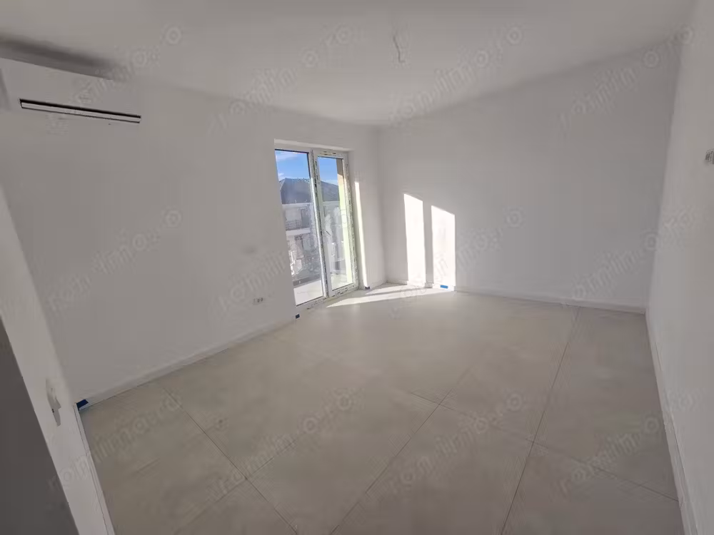 Gradina proprie. Decomandat. Langa ESO si Profi. Bucatarie INCHISA