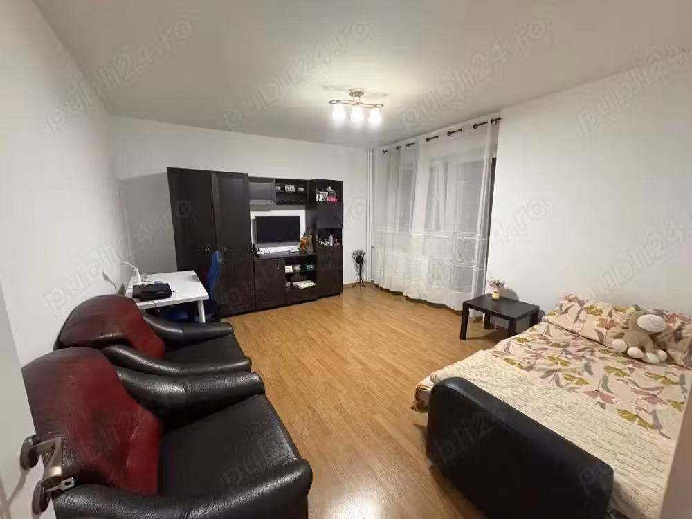 Închiriez garsonieră confort I în zona Pieței Râmnicu Sărat