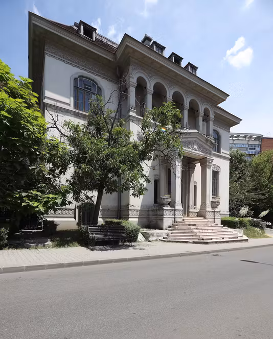 Casă Ultracentral