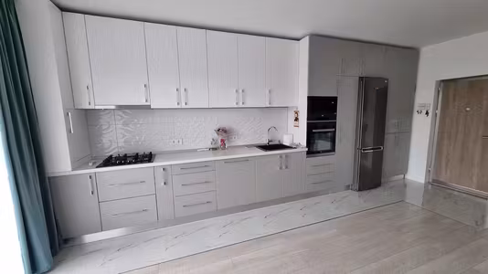 Apartament Floresti