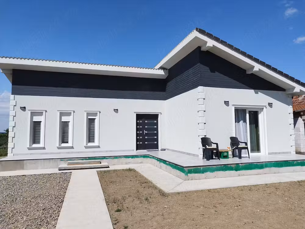 Casă nouă de vânzare în localitatea Gelu ,la o distanță de18 km de orașul Satu-Mare construcție