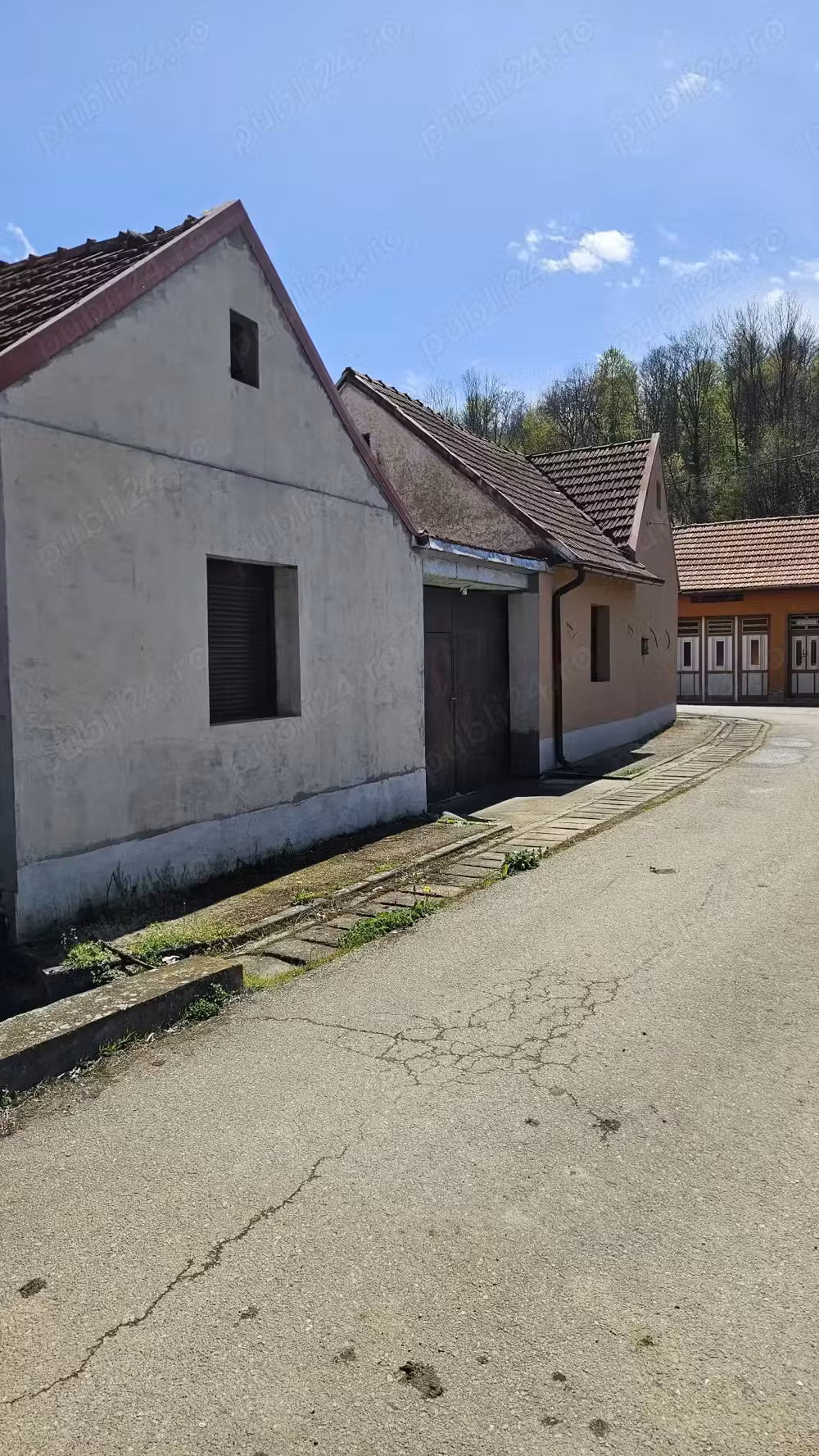 Vând Casă parțial renovată