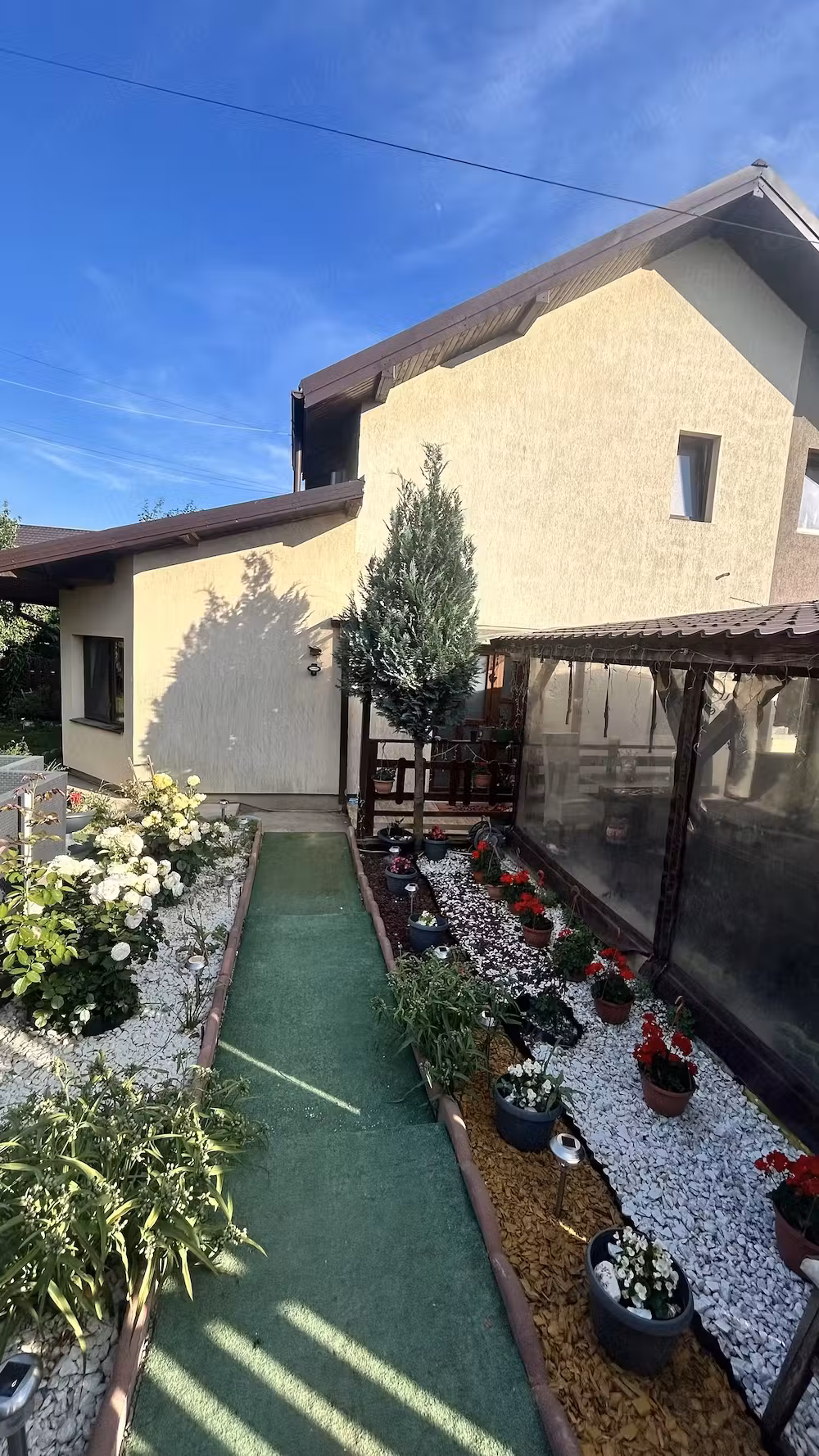 Vând sau schimb cu apartament 3 camere Nicolina2 plus diferenta