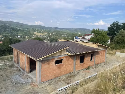Casă Vladesti