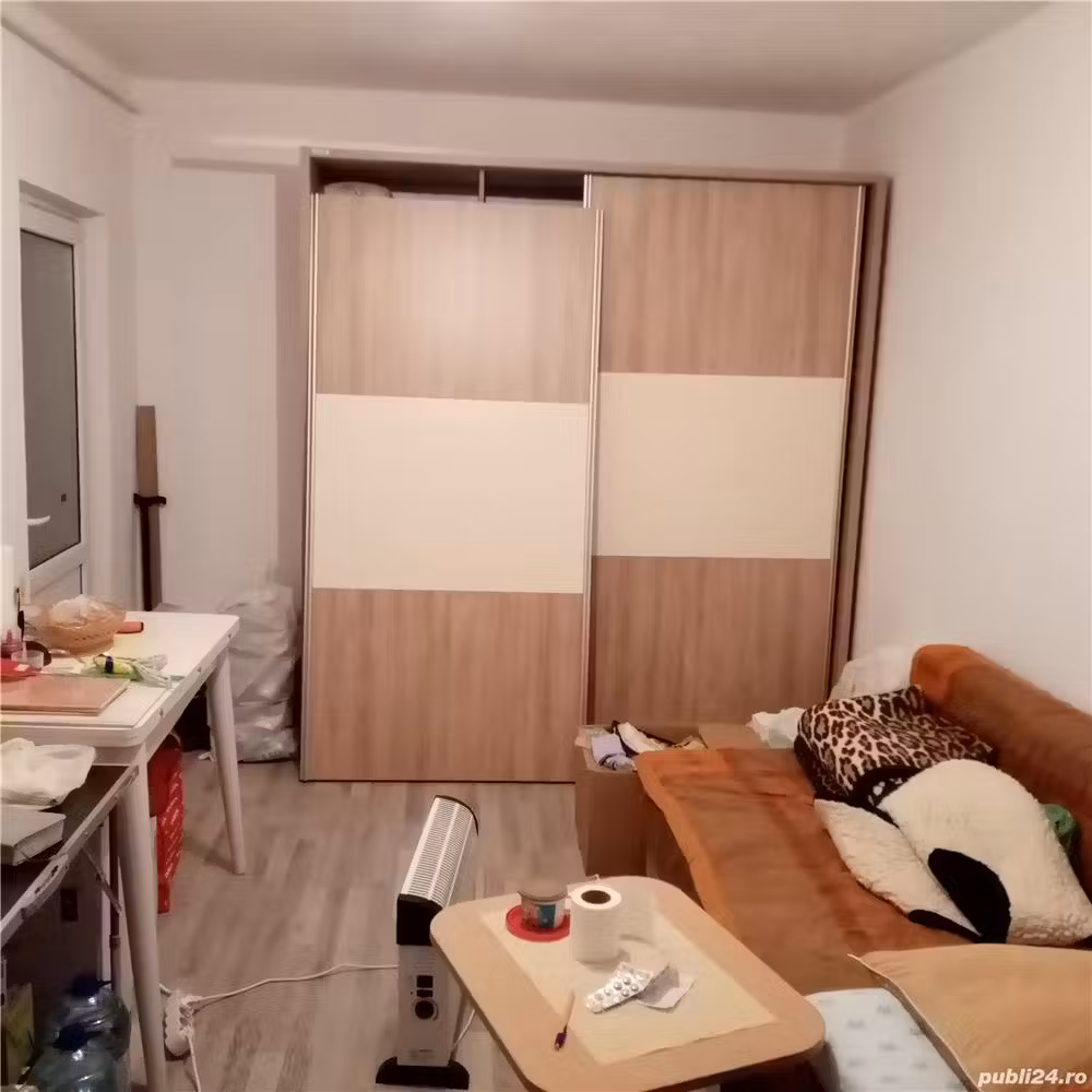 Vând garsoniera în orașul Scornicesti