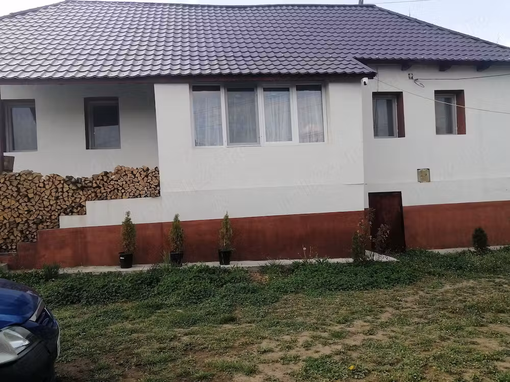 PF- Casa renovata situata la sosea ideala familie tanara ,familie seniori sau casa de vacanta
