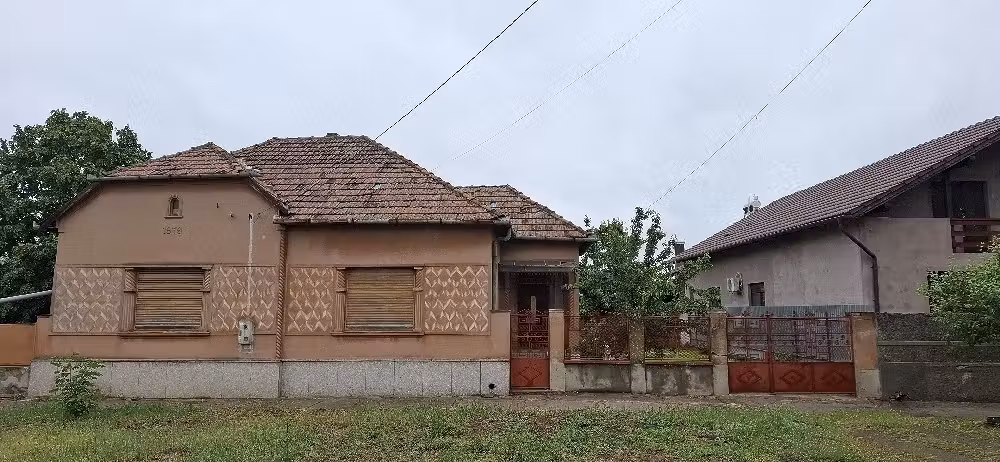 Vând casă în comuna Pesac.Jud.Timiș