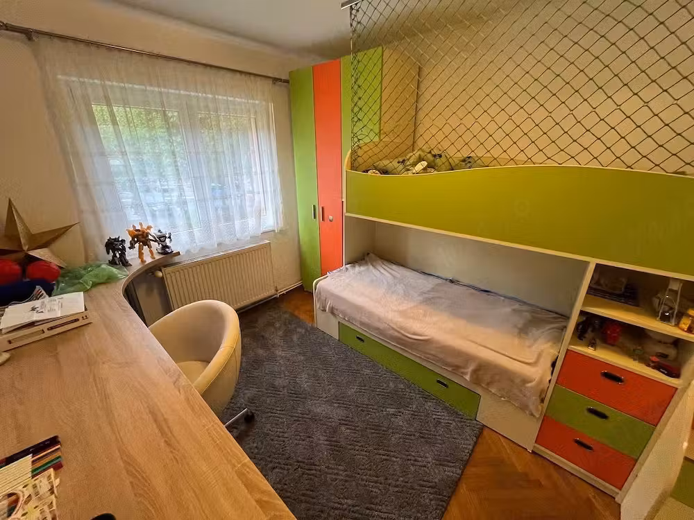 pt FAMILIE cu copil: 3 camere - Parcare - Mobilat- Utilat - Racadau   Valea Cetatii, Brasov