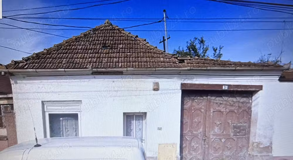 Casa de vanzare central, pretabil pentru privatizare.