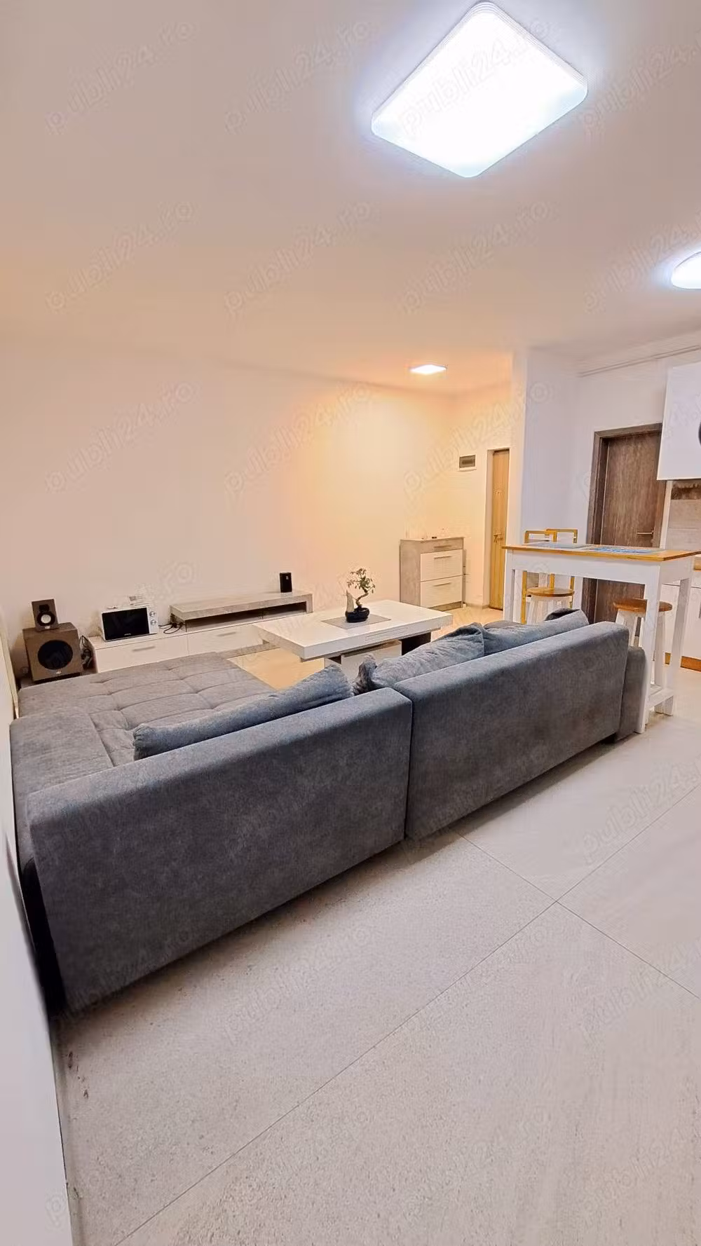 Vând apartament 3 camere Dumbrăvița