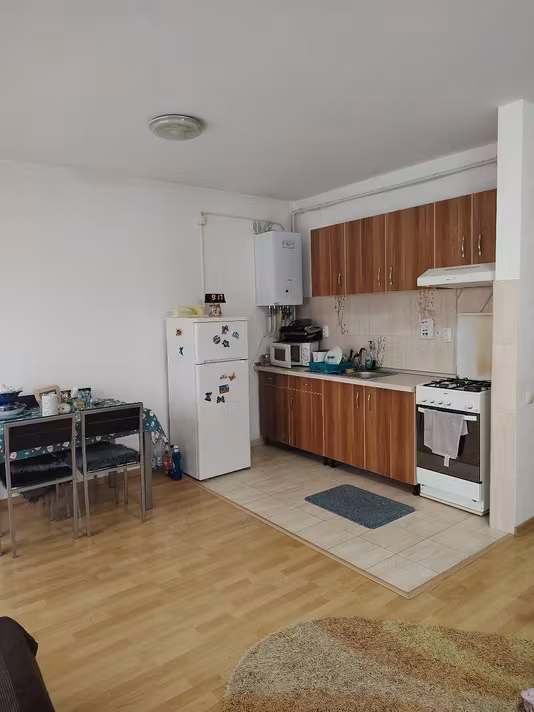 Apartament Floresti
