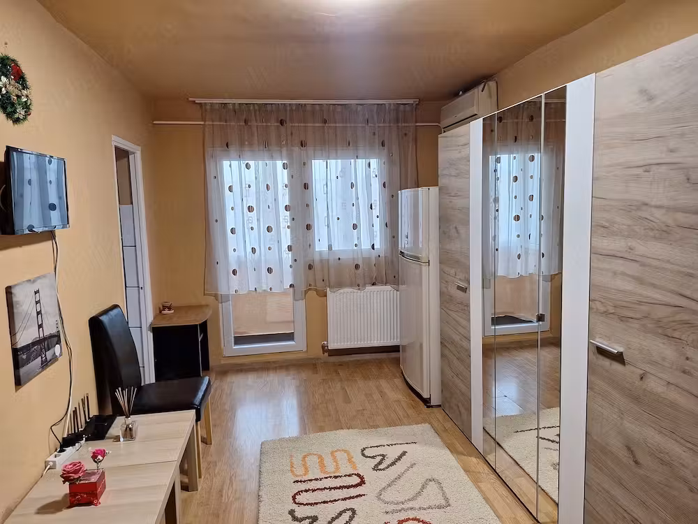 Garsoniera CF 1, 37 mp, cu Balcon, Amenajata si Mobilata in Confectii sunt PROPRIETAR, FARA COMISION