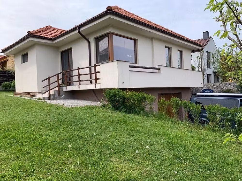 vand schimb Casa cu Teren zona liceu Dumitru Tautan