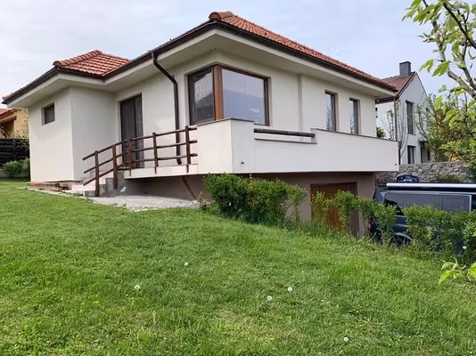 Casă Floresti