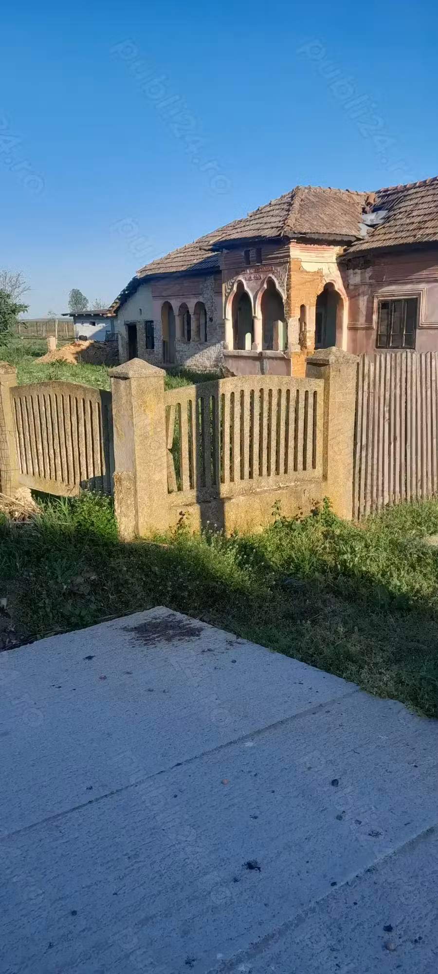 Teren  +casa batrineasca com Babiciu Olt