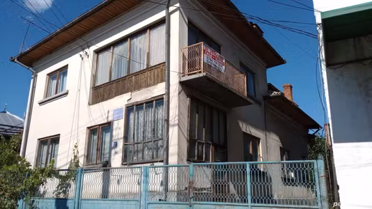 Casă Domnesti