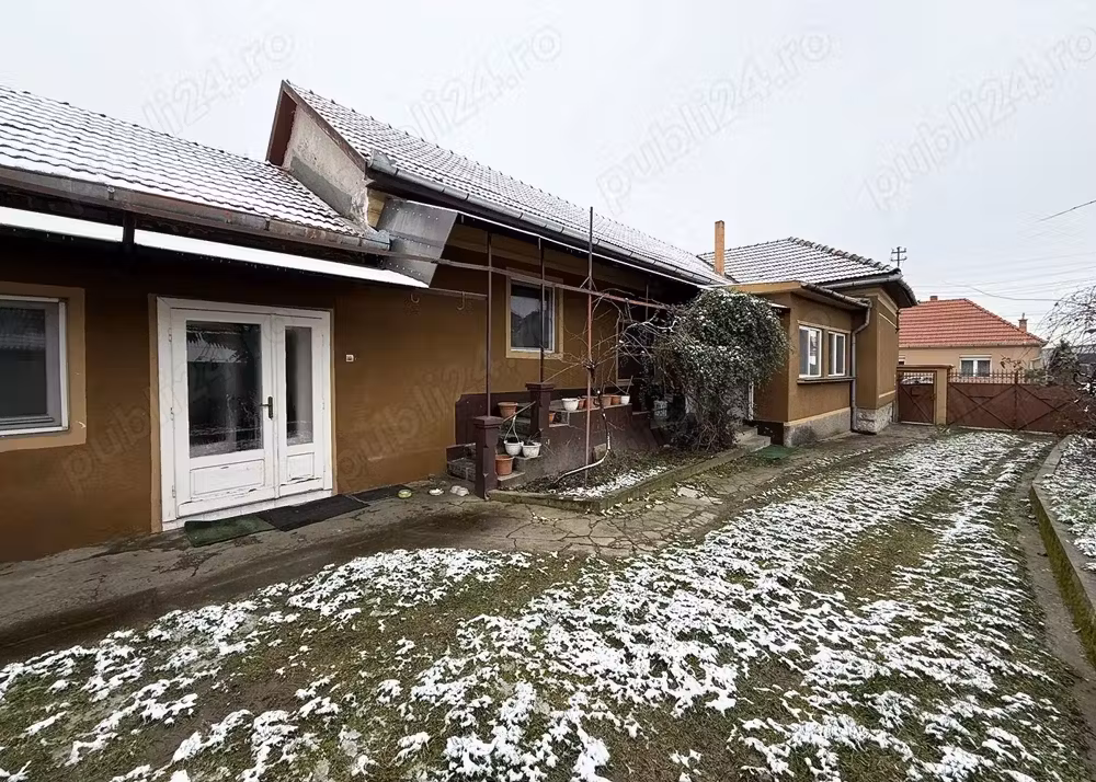Casa de locuit pentru 2 generatii - Urvind - IMOBIHOR