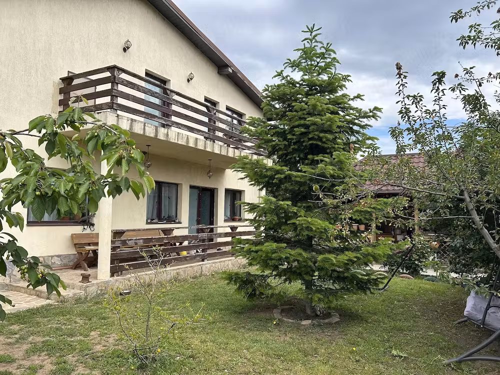 Casa P+1 zina liniștită, langa padure!