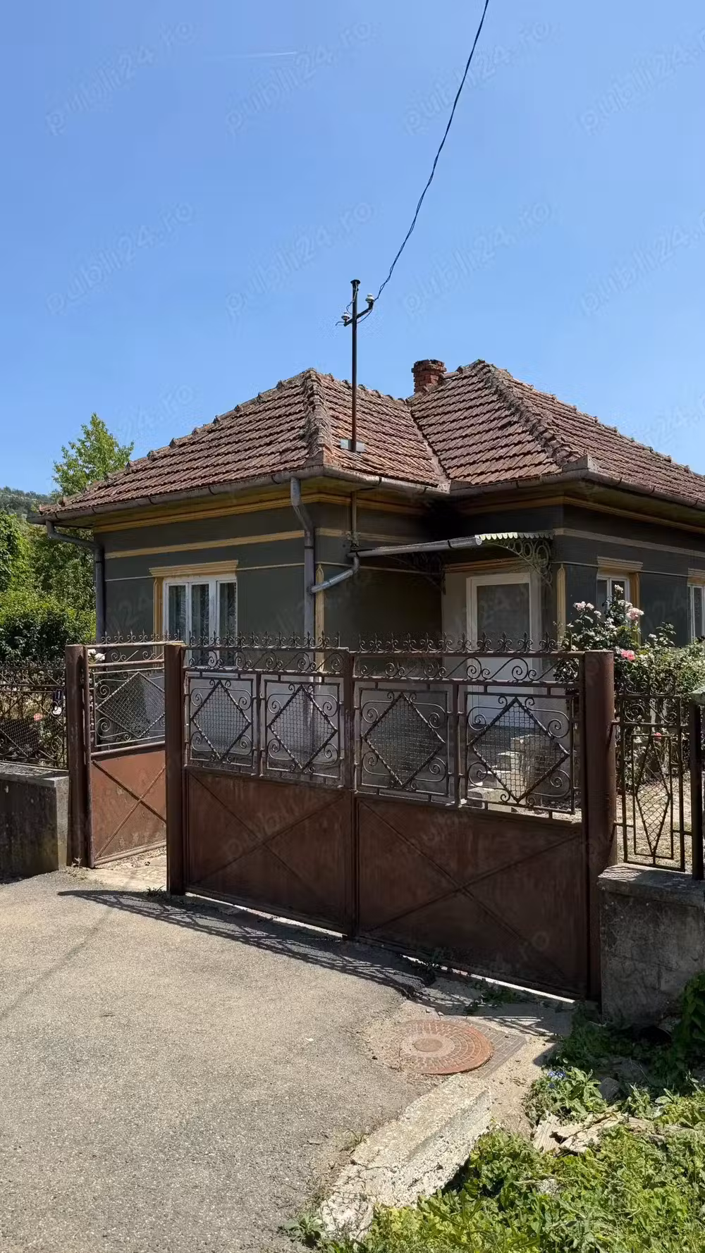 Casă de vânzare la țară   locuință pregătită pentru mutare imediată!