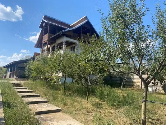 Casă Carcadiesti