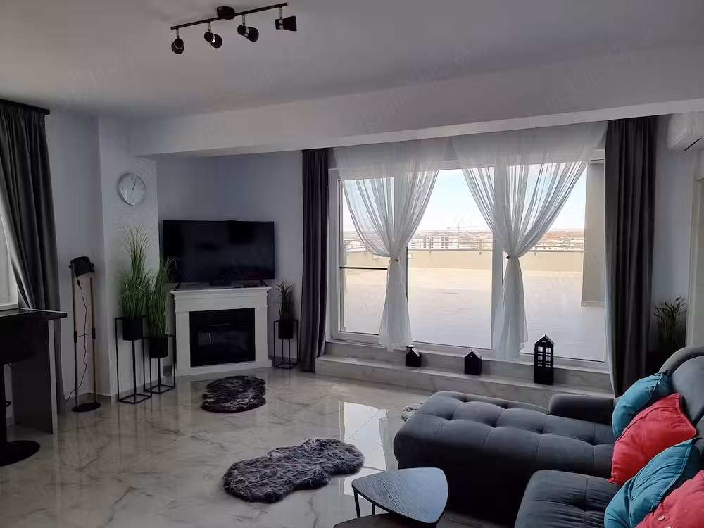 Vând Penthaus 2 camere 75mp + 55 mp terasa + 2 locuri parcare subteran - direct de la proprietar
