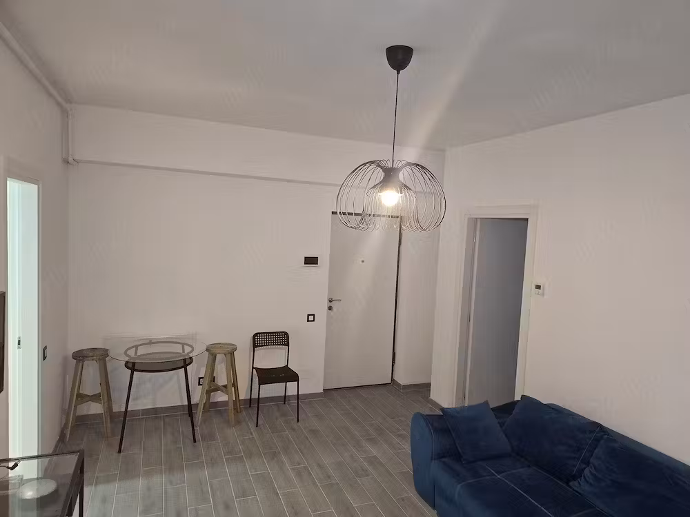 Ofer spre închiriere apartament cu doua camere