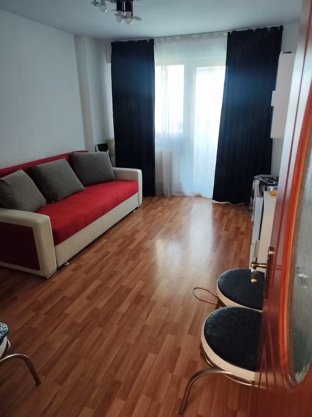 I nchiriez apartament 2 camere