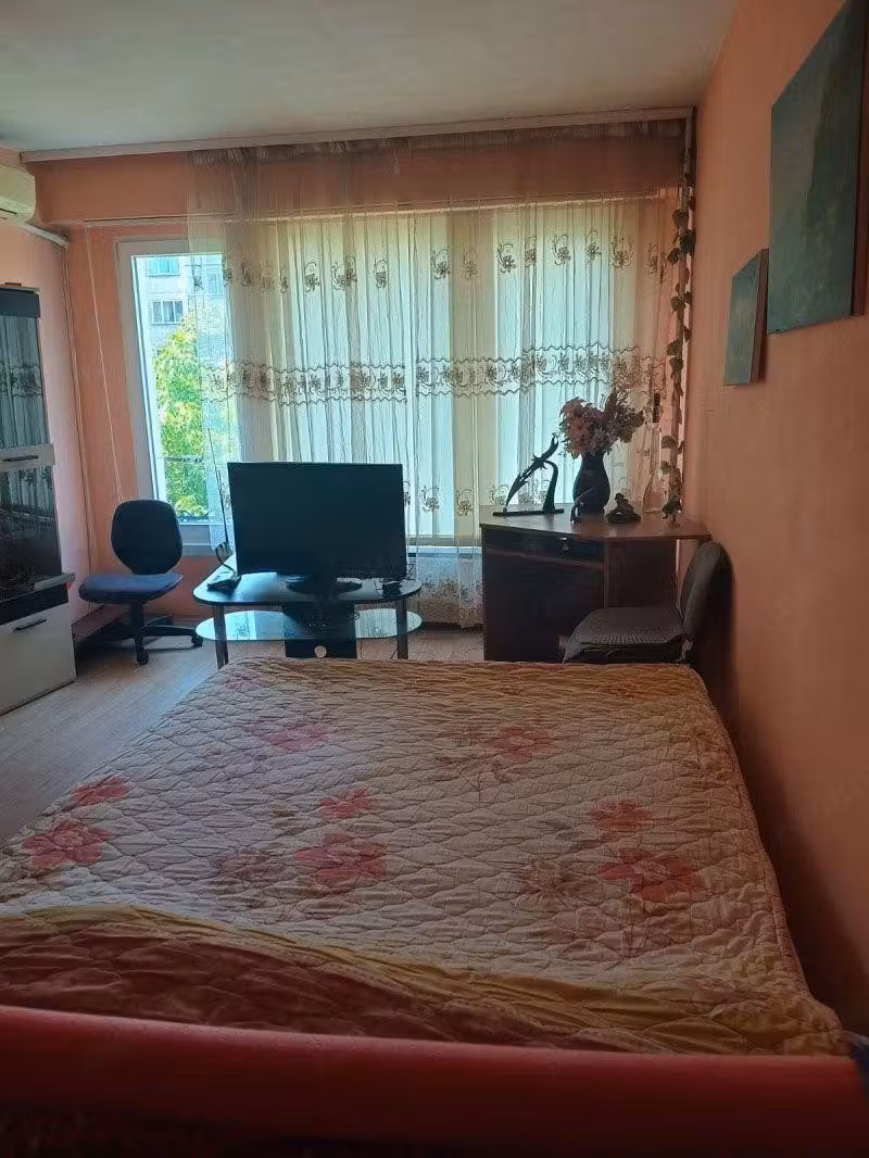 Garsoniera de inchiriat in zona Costin Georgian