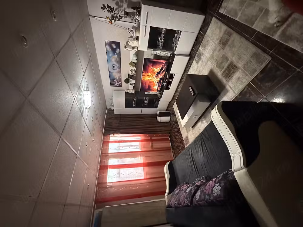 Apartament 2 camere, etaj 1, Micro 4 centrală proprie, balcon închis, mobilat - Lugoj