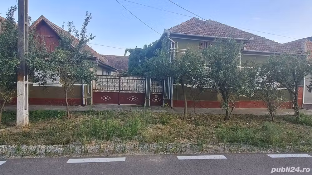 Vând casă + grădină, localitatea Apateu, județul Arad