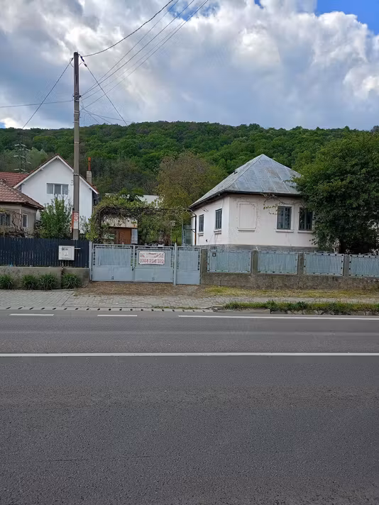 Casă Bujoreni