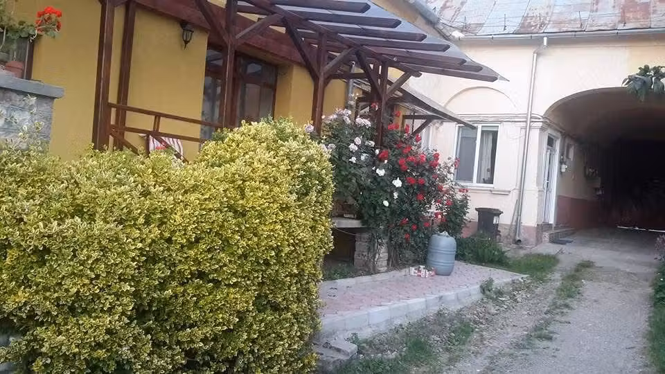 Casă de vânzare în zonă ultracentrală Gherla, Piața Libertății nr. 13