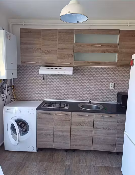 Apartament Floresti