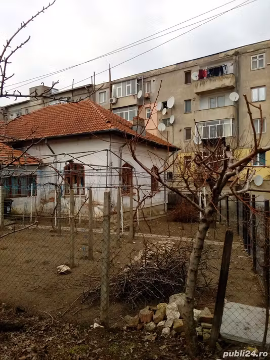Casă Ostrov
