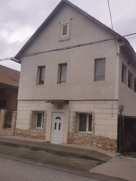 Casă Aghiresu