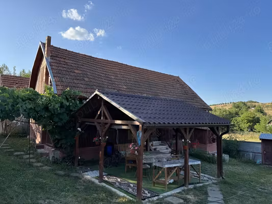 Casă Tes