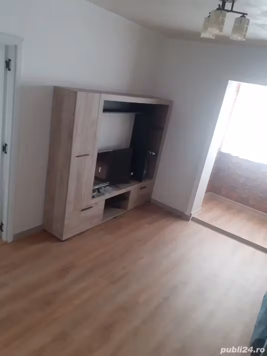 Garsonieră Est